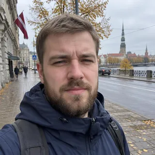 Edgara Vītola, WatchMeWin atsauksmju autora, portreta fotogrāfija