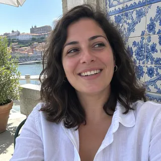 Fotografia de retrato de Rita Tojal, autora dos textos sobre o WatchMeWin neste site